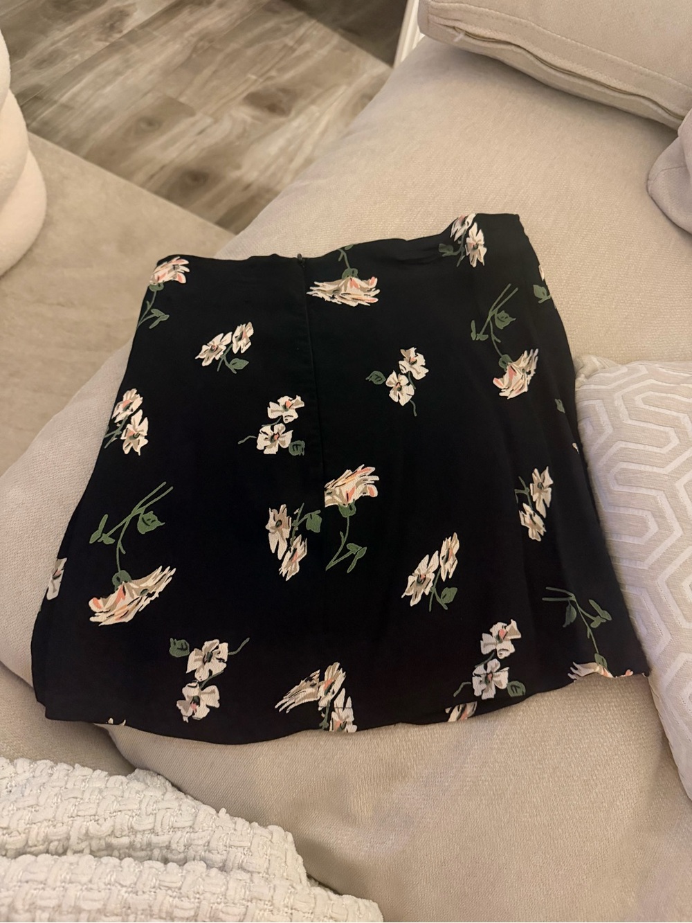 Reformation Black with White Floral Detail- Mini Skirt - Small- Like New 🌼